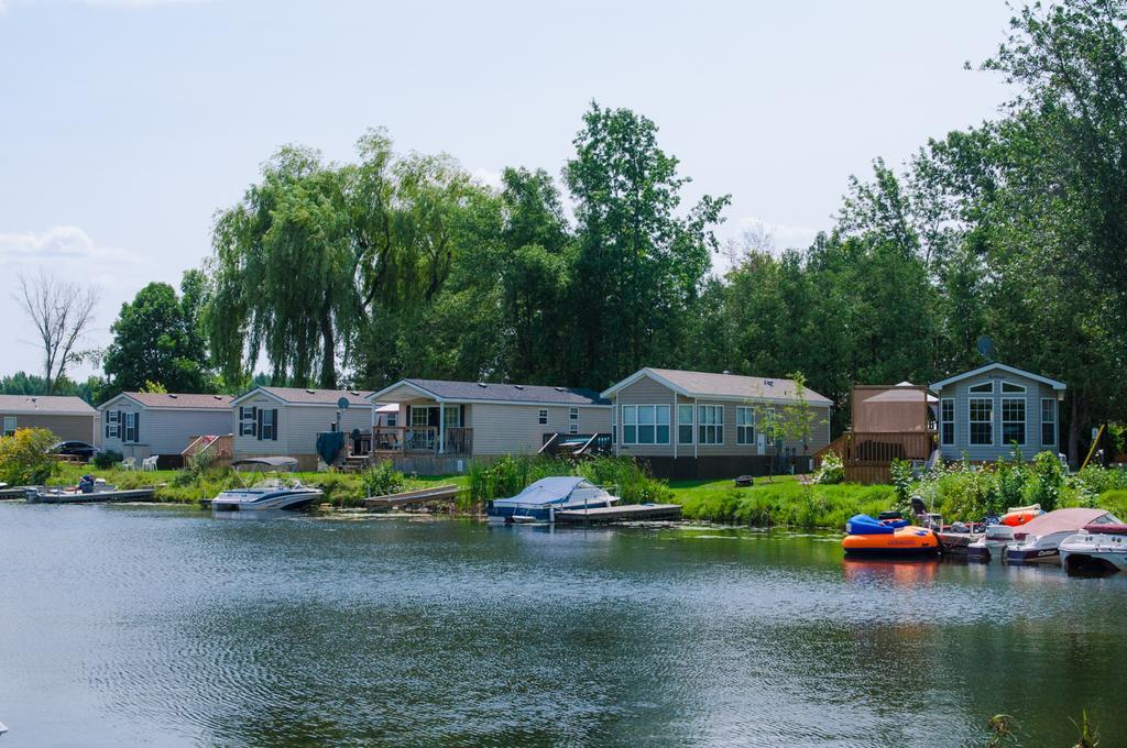 Woodland Estate Resort Campbellford Exterior foto