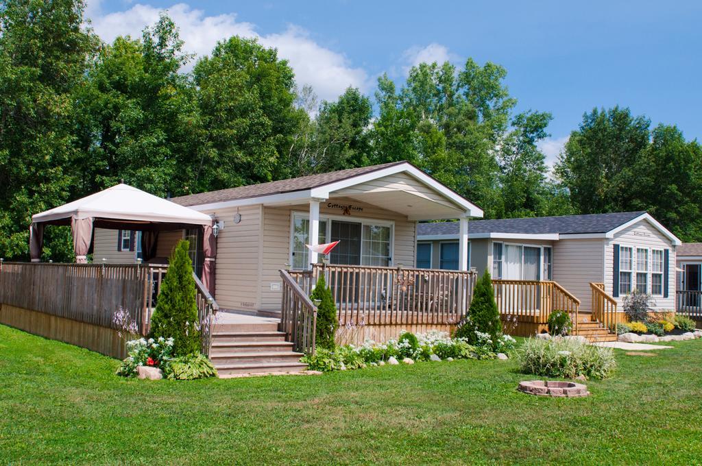 Woodland Estate Resort Campbellford Exterior foto